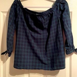Vineyard Vines Holiday top